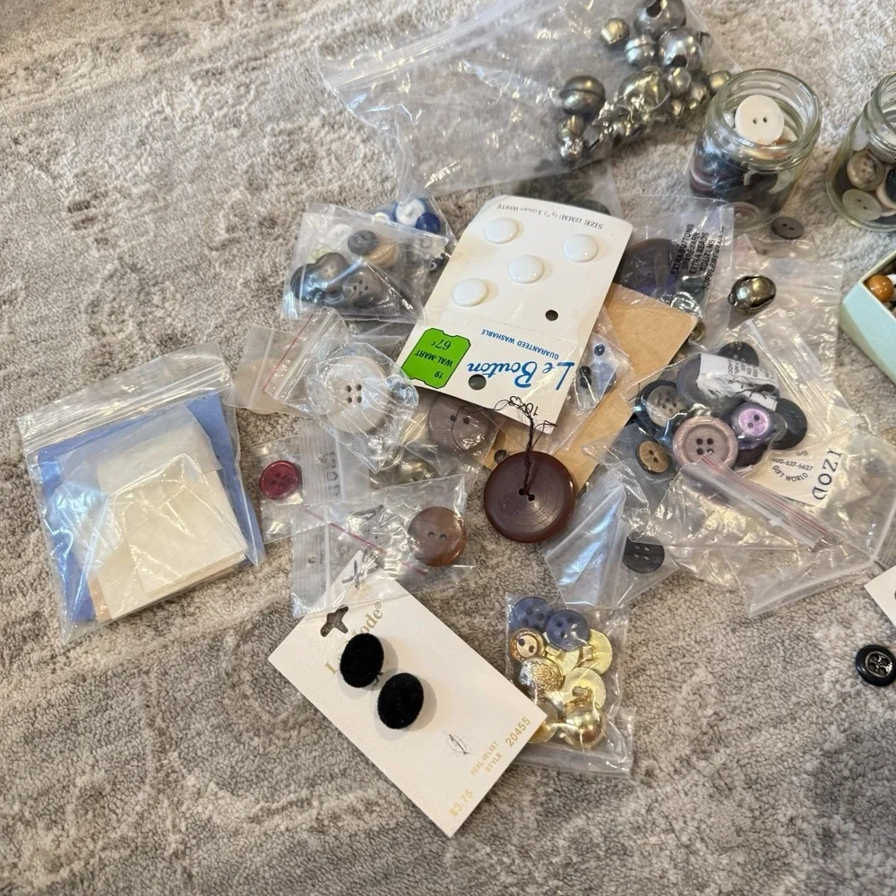 Large Lot of Vintage Buttons Mixed Buttons for DIY Sewing Crafts Estate Sale